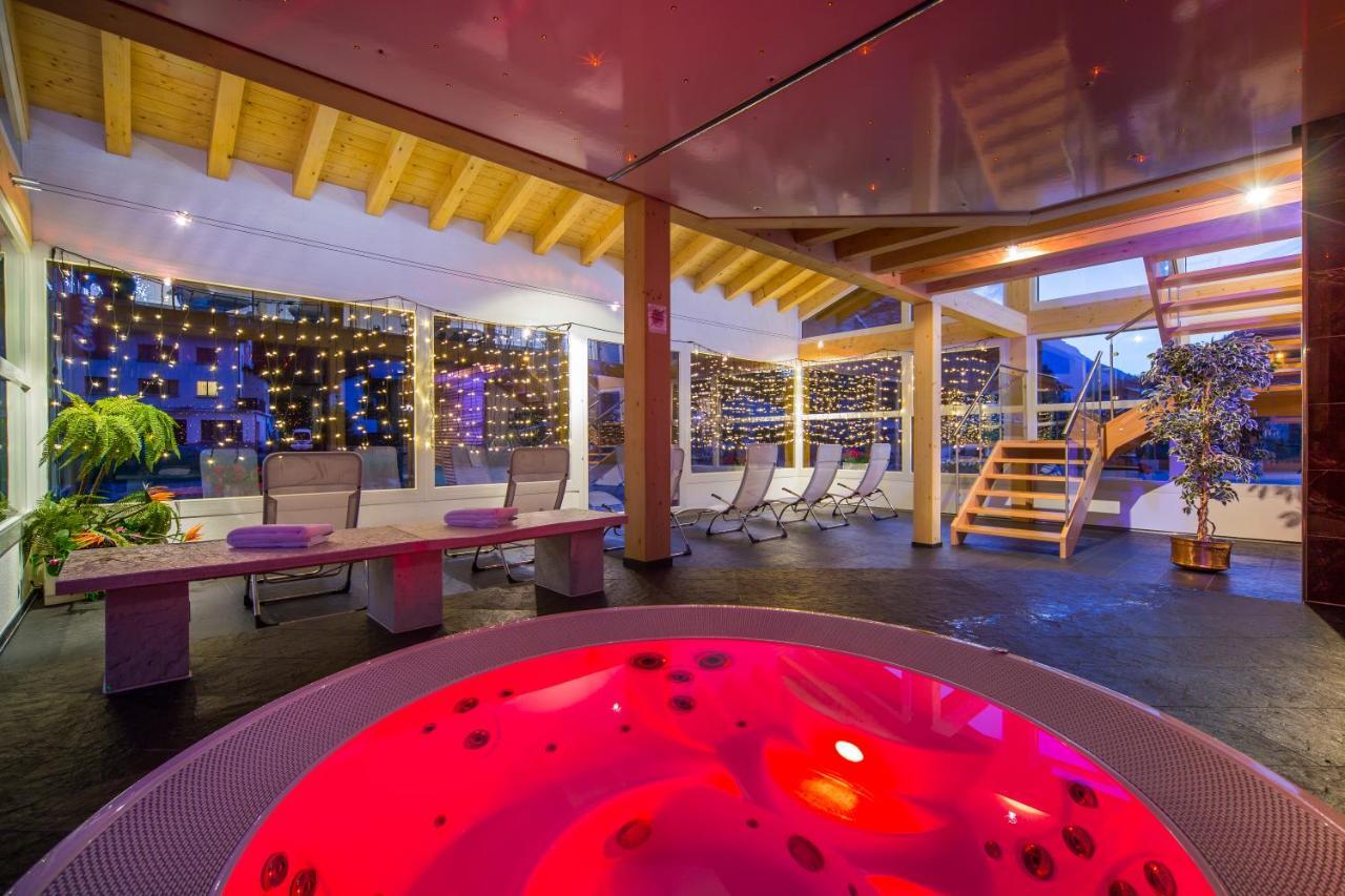 Wellness- Und Schneesporthotel Christiania Saas-Almagell Eksteriør bilde